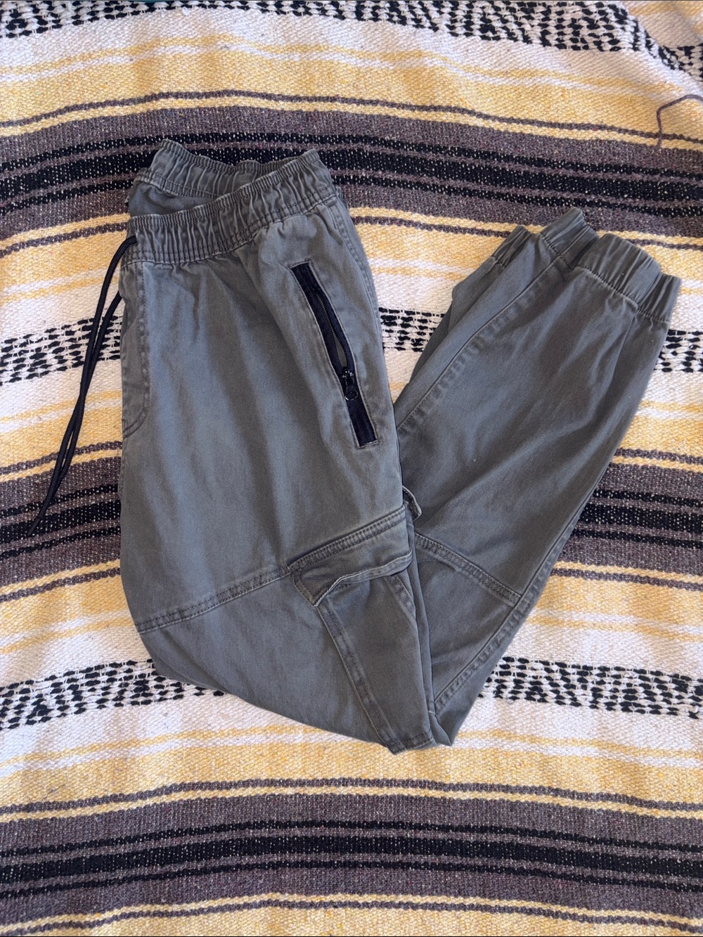 WXYZ Men's Gray Cargo Joggers with Elastic Waist and Zip Pocket